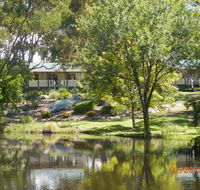 Granite Gardens Cottages  Lake Retreat - Tourism Canberra