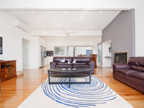 Great Ocean Road Lodge - Tourism Canberra 2