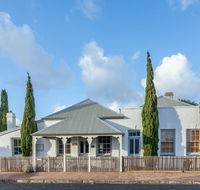 Grey Masts Robe - Tourism Canberra