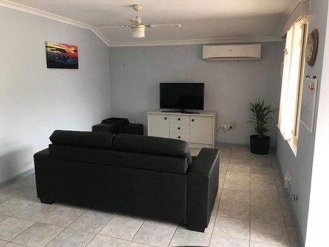 Guesthouse On Dolphin - Tourism Canberra 2