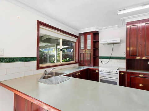 GUMS & ROSES - Family Home In The Heart Of Town. - Tourism Canberra 3