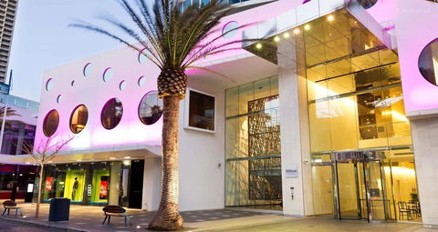 H Ocean View In Surfers Paradise - Tourism Canberra 0