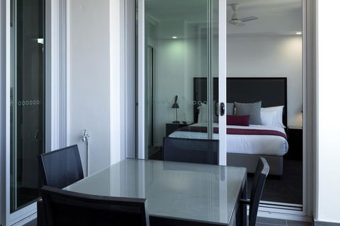 H On Mitchell Apartment Hotel - Tourism Canberra 1