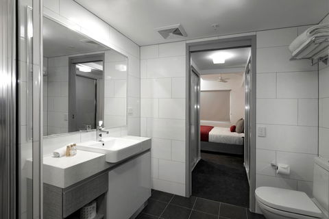 H On Mitchell Apartment Hotel - Tourism Canberra 2