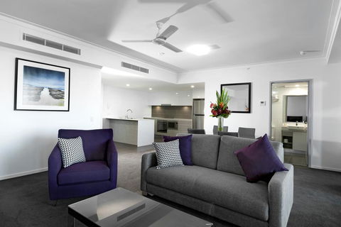 H On Mitchell Apartment Hotel - Tourism Canberra 3