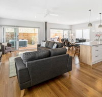 HALE KUPA Rye Beach House Spa Table Tennis - Tourism Canberra