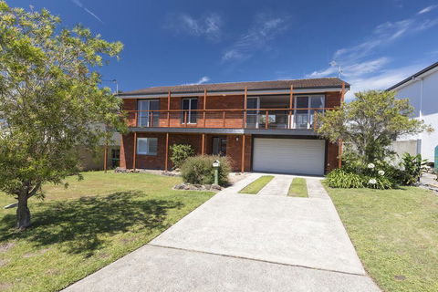 HAMPTONS - Tourism Canberra 0