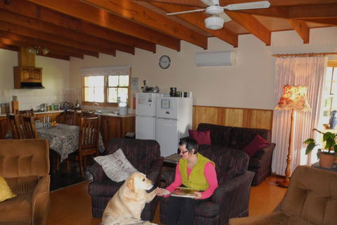 Happy Days Accommodation - Tourism Canberra 2