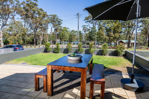 HARBOUR LIGHTS - Ulladulla - Tourism Canberra 0