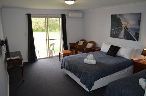 Harbourside Motel - Tourism Canberra 1