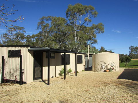 HEATHCOTE SHIRAZ COUNTRY STAYS - Tourism Canberra 0