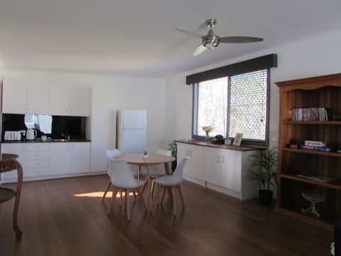 HEATHCOTE SHIRAZ COUNTRY STAYS - Tourism Canberra 1