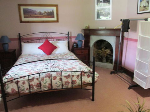 Henry's Cottage - Tourism Canberra 1
