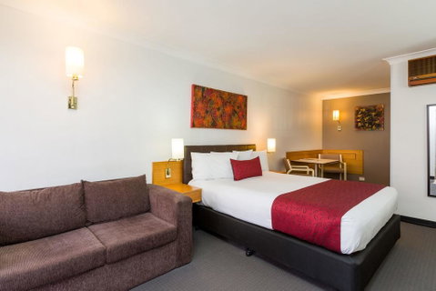 Hermitage Motor Inn - Tourism Canberra 0