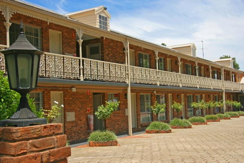 Hermitage Motor Inn - Tourism Canberra 2