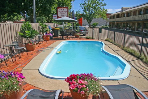 Hermitage Motor Inn - Tourism Canberra 3