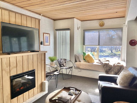 Heto's SnowGums 9 - Tourism Canberra 0