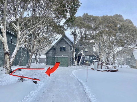 Hetos Hut - Tourism Canberra 2