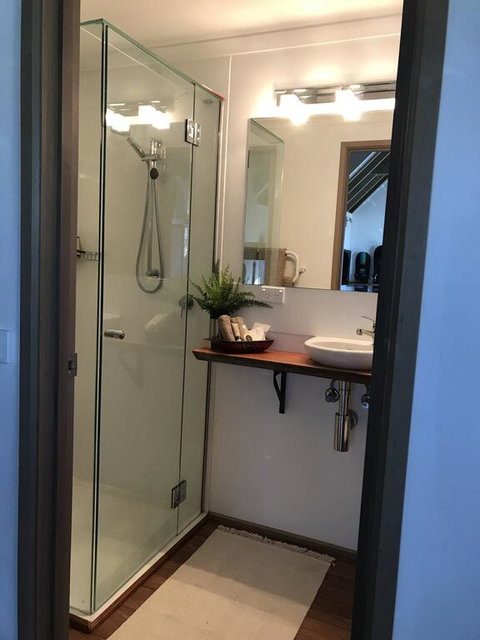 Hetos Hut - Tourism Canberra 0