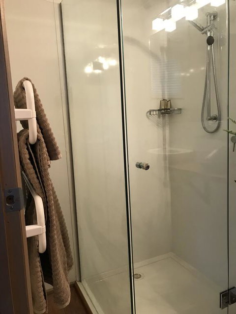 Hetos Hut - Tourism Canberra 1