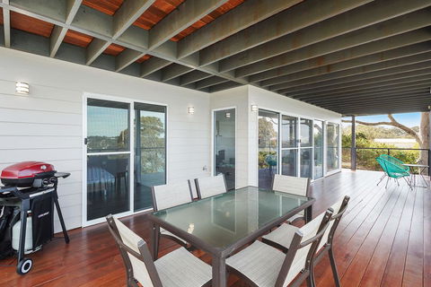 Hillcrest Views Of Wagonga - Tourism Canberra 3