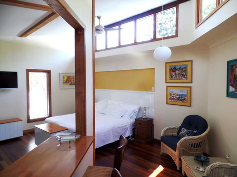 Hilltop B&B - Tourism Canberra 1