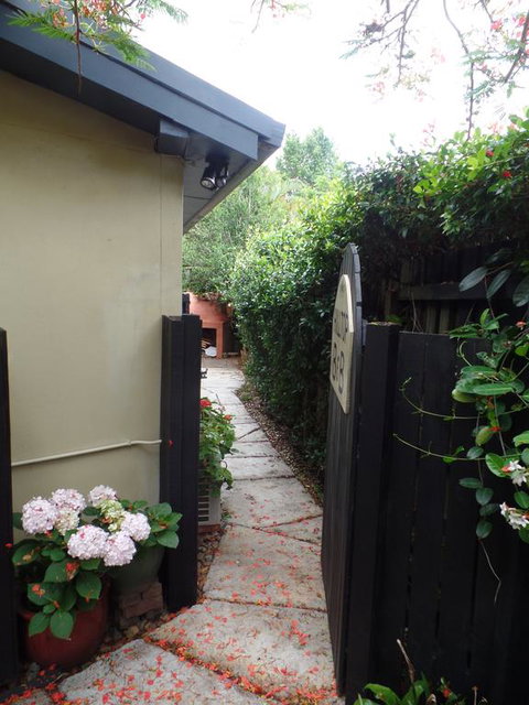 Hilltop B&B - Tourism Canberra 3