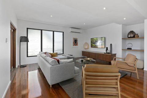 Holiday Hideaway, Sunshine Beach - Tourism Canberra 3