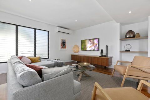 Holiday Hideaway, Sunshine Beach - Tourism Canberra 2