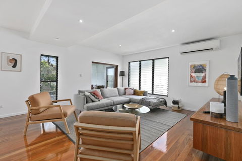 Holiday Hideaway, Sunshine Beach - Tourism Canberra 1