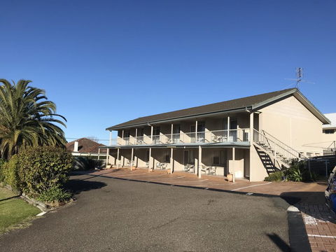 Holiday Lodge Motor Inn - Tourism Canberra 3