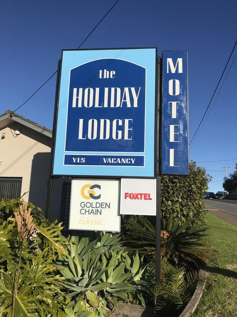 Holiday Lodge Motor Inn - Tourism Canberra 0