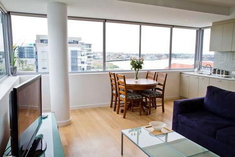 Honeysuckle Executive Suites - Tourism Canberra 0