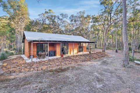 Island Brook Estate Winery And Chalets - Tourism Canberra 1
