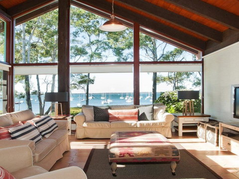Izba - Mediterranean Style Hideaway - Tourism Canberra 0