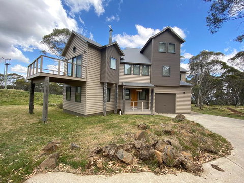 Jasandre - Tourism Canberra 0