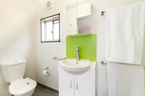 Jolly Swagman Acccommodation Park - Tourism Canberra 2