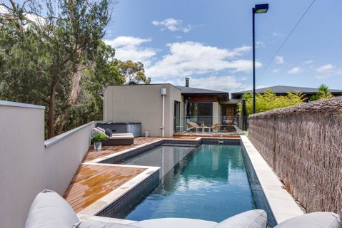 Kalina Retreat: Resort Style Tennis & Pool - Tourism Canberra 2