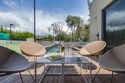 Kalina Retreat: Resort Style Tennis & Pool - Tourism Canberra 1