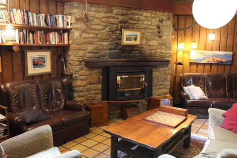 Kasees Apartments & Mountain Lodge - Tourism Canberra 1