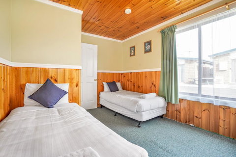 Kellraine Holiday Units - Tourism Canberra 3