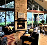 Kenwood Bank Vineyard Retreat - Tourism Canberra