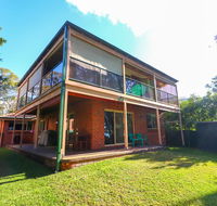 Kingfisher LakeHouse - Tourism Canberra