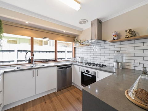 KO's Hideaway - Tourism Canberra 0