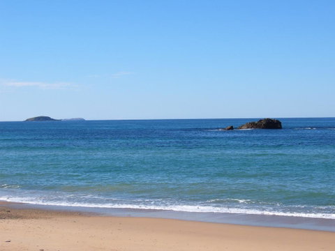 Korora Bay Beach House - Tourism Canberra 1