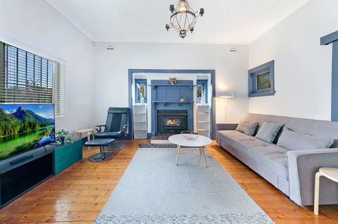 KOZYGURU ARNCLIFFE SYDNEY AIRPORT RENOVATED COTTAGE 3 BED HOUSE NAR232 - Tourism Canberra 0