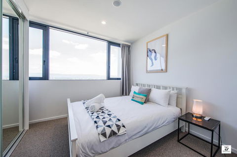 KOZYGURU BROADBEACH AMAZING VIEW 2 BED APT + FREE PARKING WALK TO BEACH QBR004 - Tourism Canberra 1