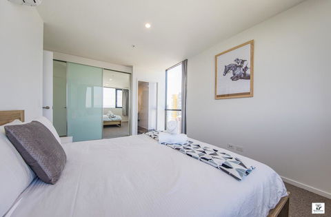KOZYGURU BROADBEACH AMAZING VIEW 2 BED APT + FREE PARKING WALK TO BEACH QBR004 - Tourism Canberra 2