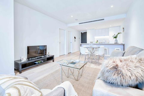 KOZYGURU FORTITUDE VALLEY HIGH LEVEL 2 BED APT + FREE PARKING QFV179-2612 - Tourism Canberra 2