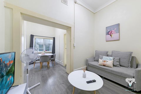 KOZYGURU Kings Cross SKY GARDEN Studio CBD - Tourism Canberra 2